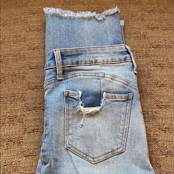 Women’s Kendall & Kylie Distressed Jeans, Icon High Rise Straight, Size 9/29 - Picture 4 of 16